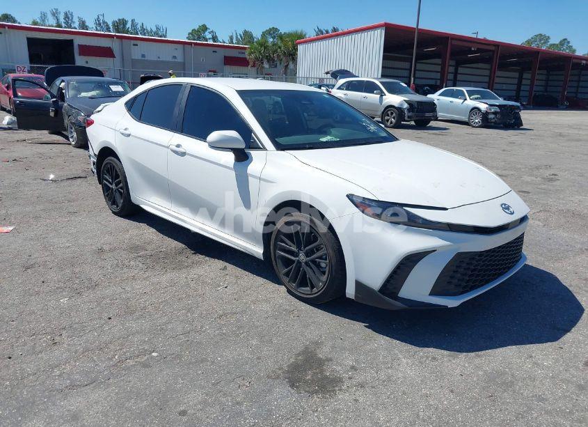 2025 Toyota Camry SE (VIN 4T1DAACK0SU059462) main photo