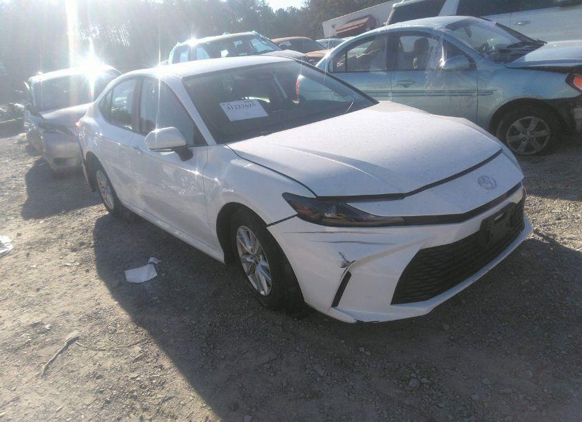 2025 Toyota Camry LE (VIN 4T1DAACK0SU511247) main photo