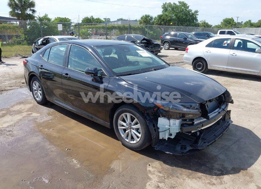 2025 Toyota Camry LE (VIN 4T1DAACK0SU531241) main photo