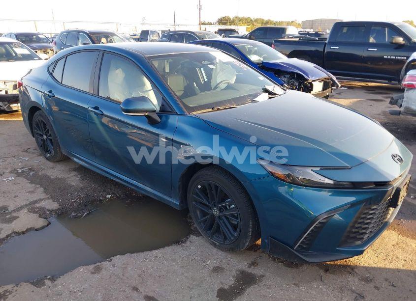 2025 Toyota Camry SE (VIN 4T1DAACK0SU543972) main photo