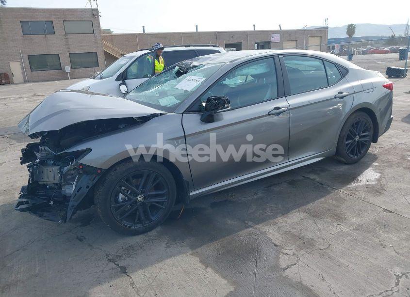 Photo 2 of 2025 Toyota Camry SE (VIN 4T1DAACK0SU563946)