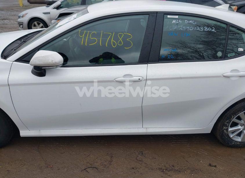 Photo 14 of 2025 Toyota Camry LE (VIN 4T1DAACK0SU568645)