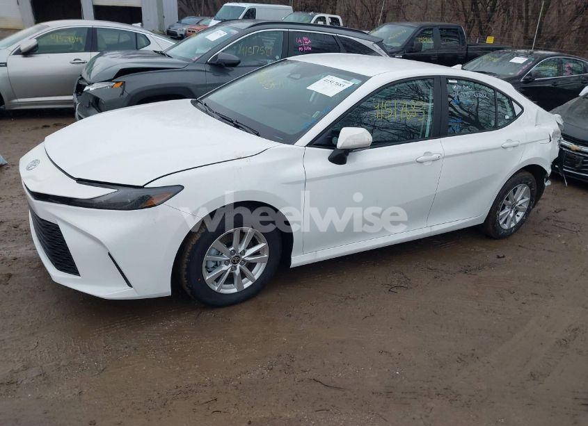 Photo 2 of 2025 Toyota Camry LE (VIN 4T1DAACK0SU568645)