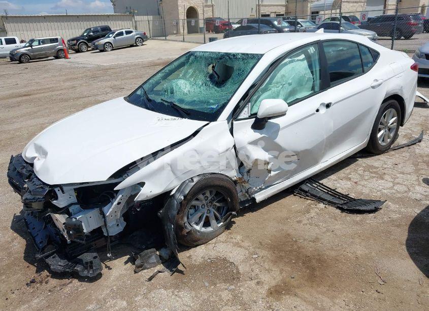 Photo 2 of 2025 Toyota Camry LE (VIN 4T1DAACK0SU584151)