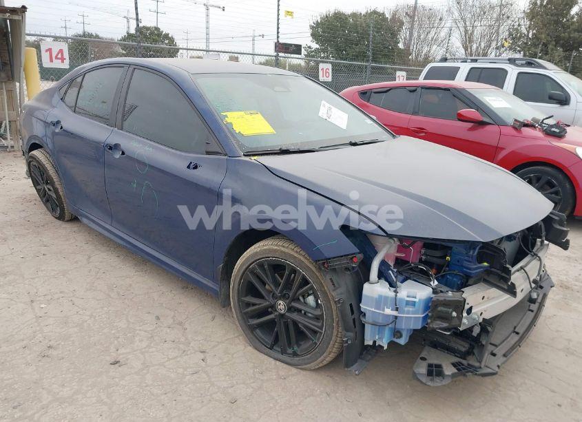 2025 Toyota Camry SE (VIN 4T1DAACK1SU007810) main photo