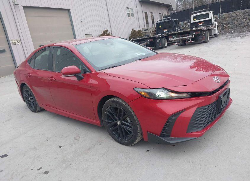 2025 Toyota Camry SE (VIN 4T1DAACK1SU011081) main photo