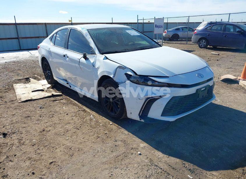 2025 Toyota Camry SE (VIN 4T1DAACK1SU045411) main photo