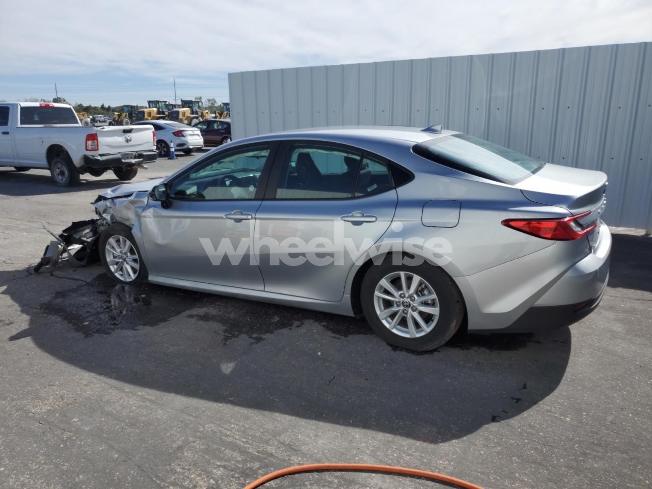 Photo 2 of 2025 TOYOTA CAMRY XSE (VIN 4T1DAACK1SU055291)