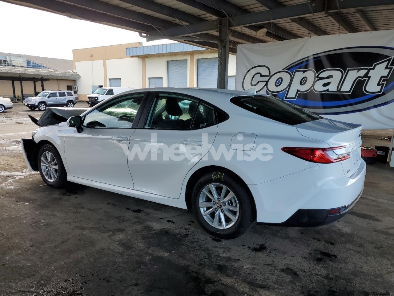Photo 2 of 2025 TOYOTA CAMRY XSE (VIN 4T1DAACK1SU103422)
