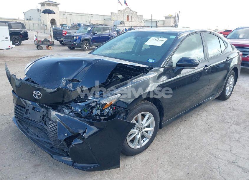 Photo 2 of 2025 Toyota Camry LE (VIN 4T1DAACK1SU103971)