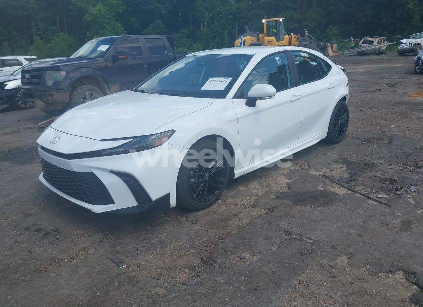 Photo 2 of 2025 Toyota Camry SE (VIN 4T1DAACK1SU135402)