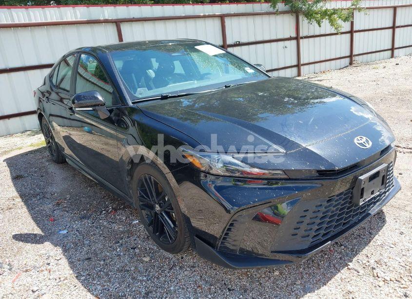 2025 Toyota Camry SE (VIN 4T1DAACK1SU500922) main photo