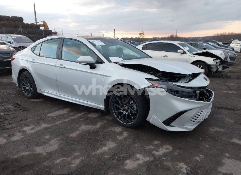 2025 Toyota Camry XSE (VIN 4T1DAACK1SU531572) main photo