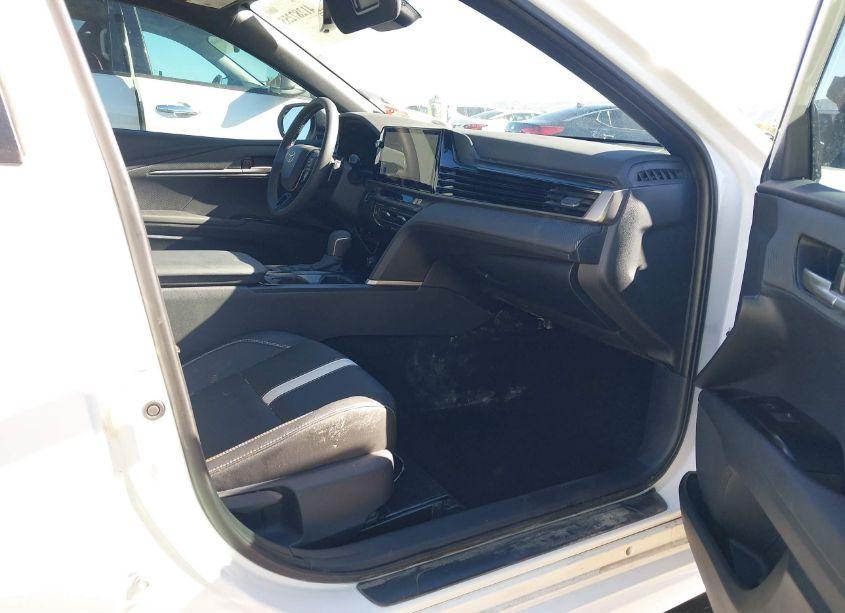 2025 Toyota Camry SE (VIN 4T1DAACK1SU549845) main photo