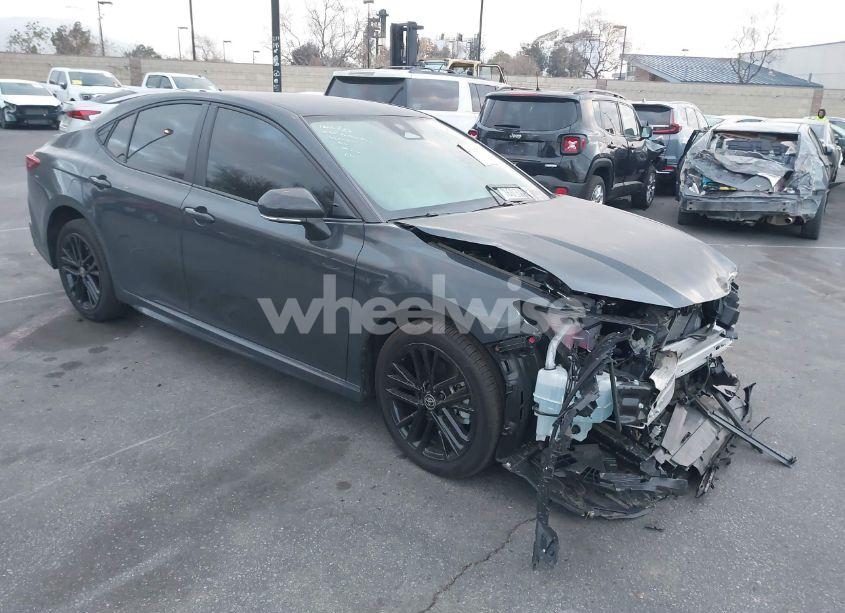 2025 Toyota Camry SE (VIN 4T1DAACK1SU554141) main photo