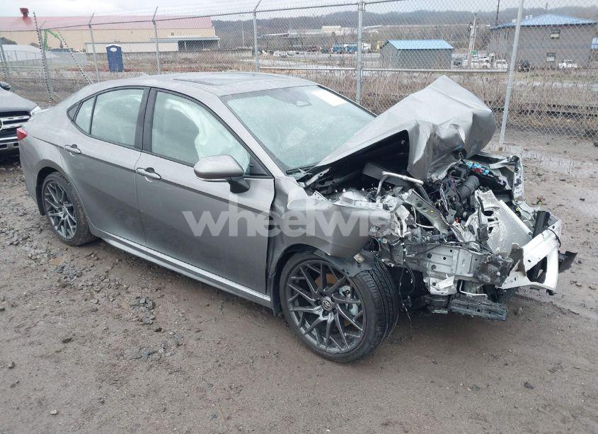 2025 Toyota Camry SE (VIN 4T1DAACK1SU563549) main photo