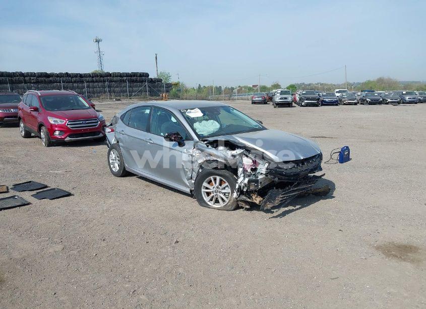 2025 Toyota Camry LE (VIN 4T1DAACK2SU008464) main photo