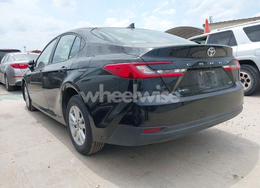 Photo 3 of 2025 Toyota Camry LE (VIN 4T1DAACK2SU032666)