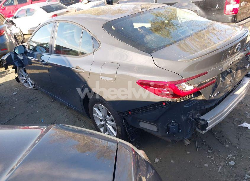 Photo 3 of 2025 Toyota Camry LE (VIN 4T1DAACK2SU041223)