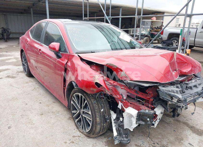 2025 Toyota Camry XLE (VIN 4T1DAACK2SU044767) main photo