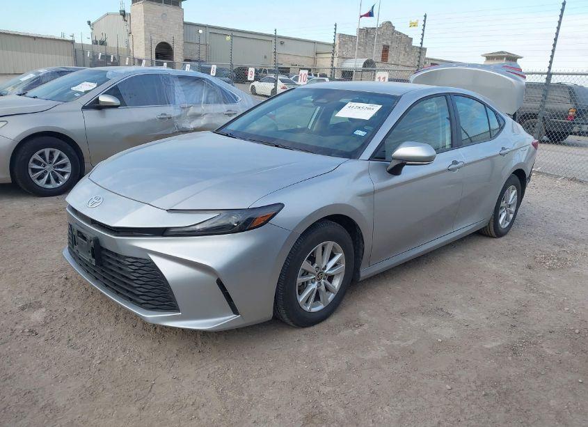 Photo 2 of 2025 Toyota Camry LE (VIN 4T1DAACK2SU505952)