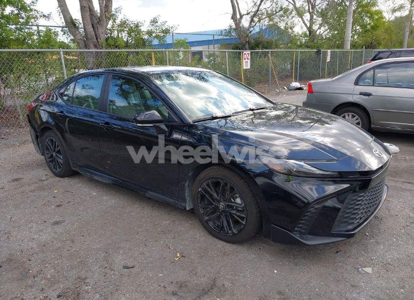 2025 Toyota Camry SE (VIN 4T1DAACK2SU513789) main photo