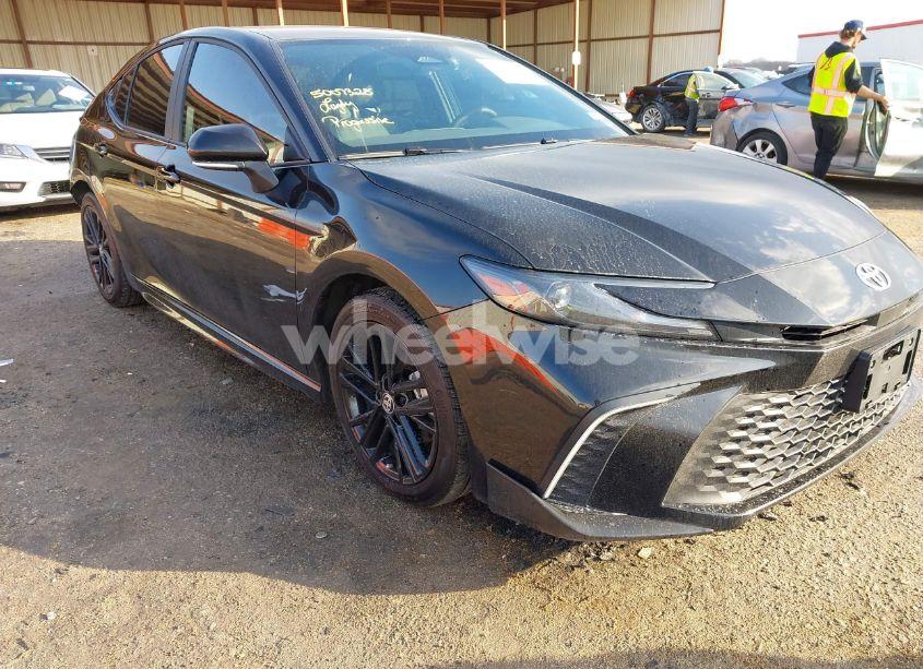 2025 Toyota Camry SE (VIN 4T1DAACK2SU521987) main photo