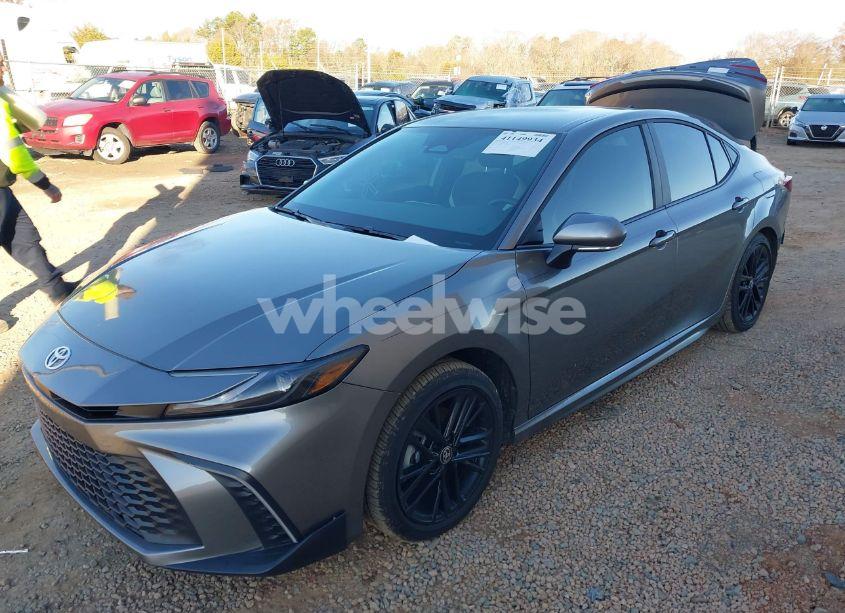 Photo 2 of 2025 Toyota Camry SE (VIN 4T1DAACK2SU522492)