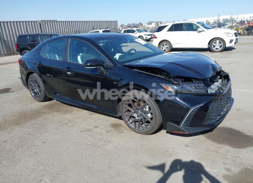 2025 Toyota Camry SE (VIN 4T1DAACK2SU536862) main photo