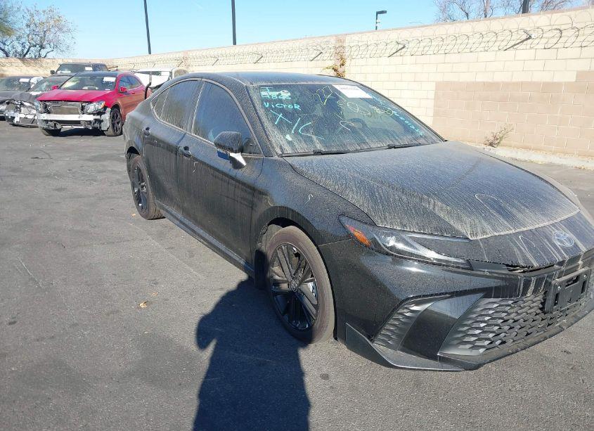 2025 Toyota Camry SE (VIN 4T1DAACK2SU541429) main photo