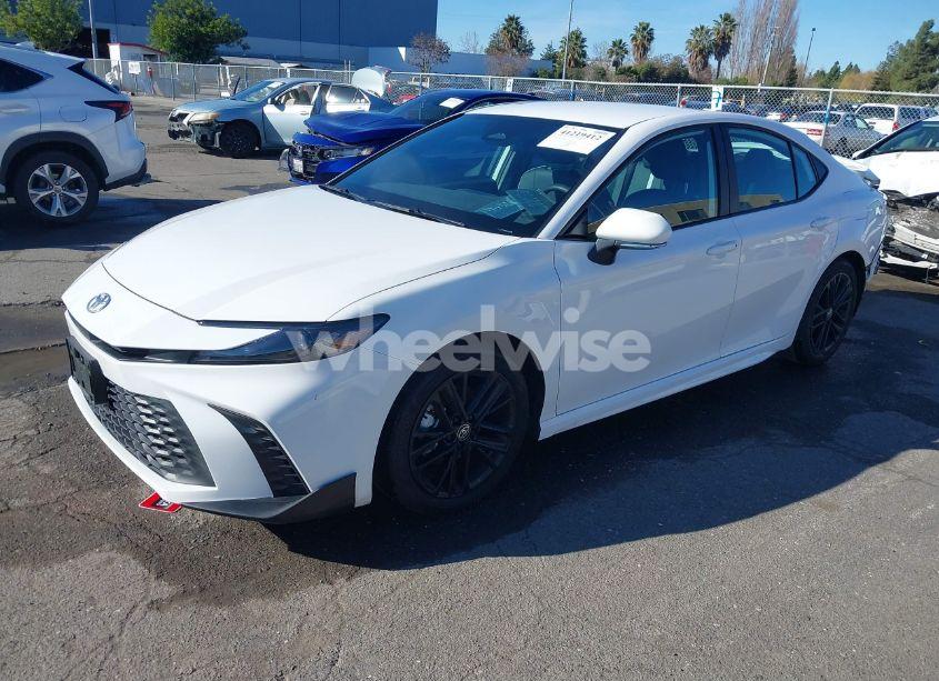 Photo 2 of 2025 Toyota Camry SE (VIN 4T1DAACK2SU546372)