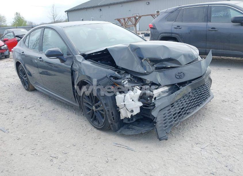 2025 Toyota Camry SE (VIN 4T1DAACK2SU566623) main photo