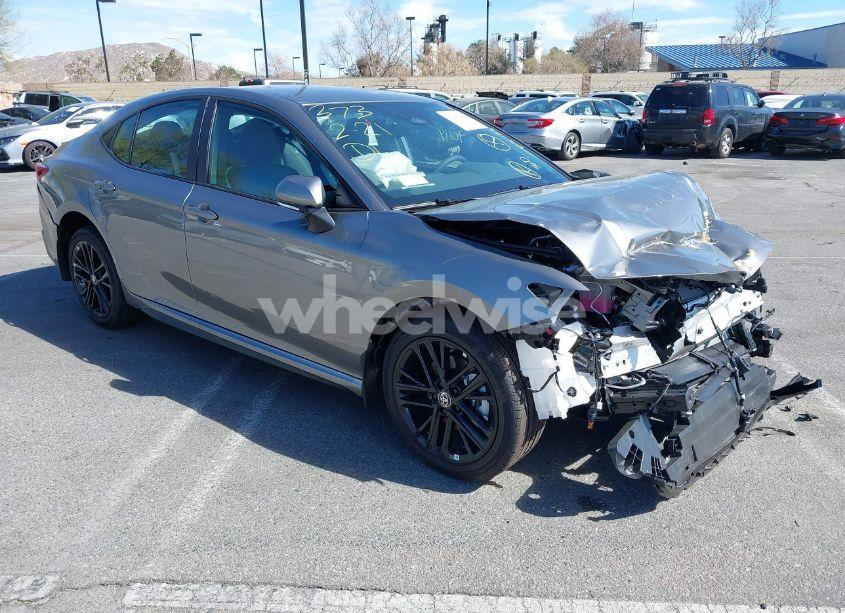 2025 Toyota Camry SE (VIN 4T1DAACK2SU571465) main photo