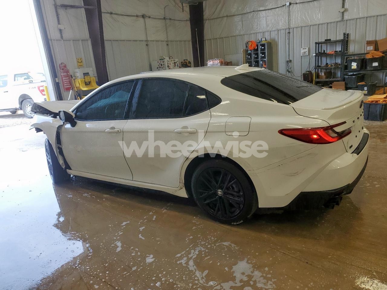 Photo 2 of 2025 TOYOTA CAMRY XSE (VIN 4T1DAACK2SU573166)