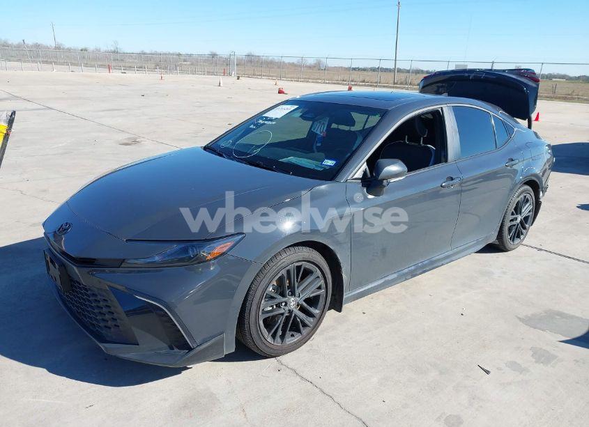 Photo 2 of 2025 Toyota Camry SE (VIN 4T1DAACK3SU004309)