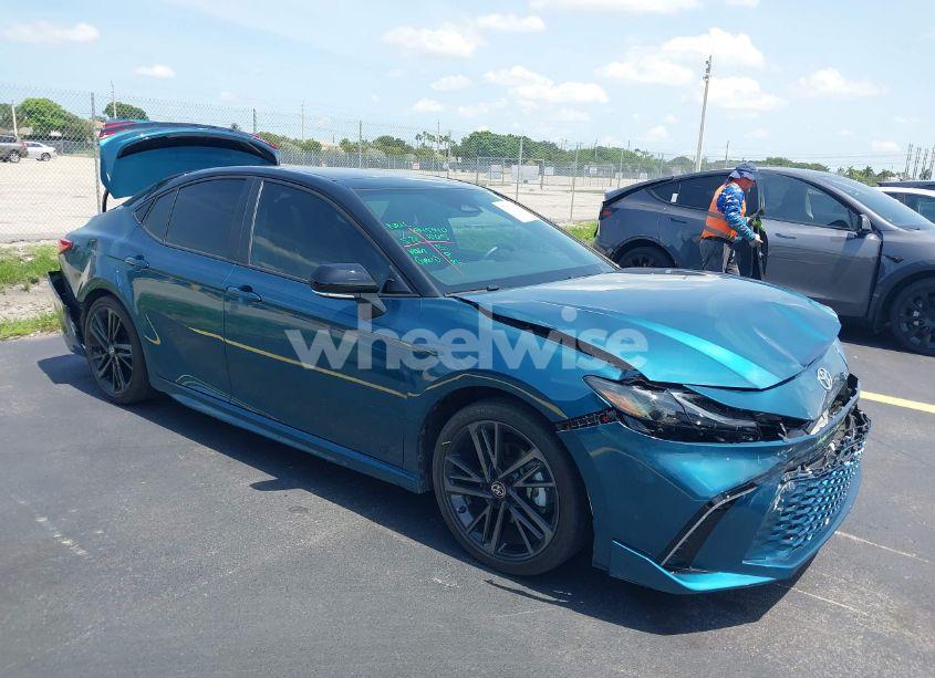 2025 Toyota Camry XSE (VIN 4T1DAACK3SU008120) main photo