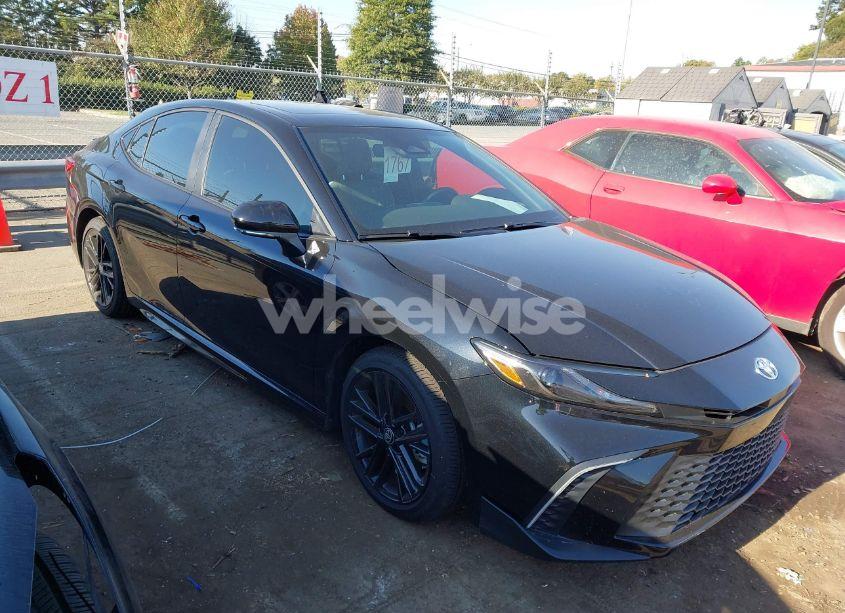 2025 Toyota Camry SE (VIN 4T1DAACK3SU014905) main photo