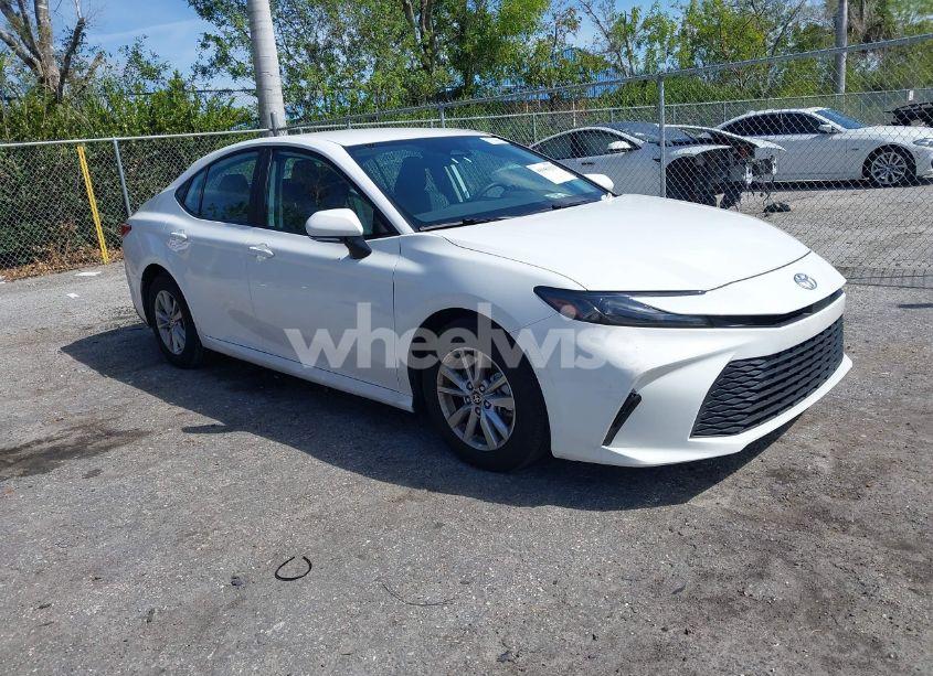 2025 Toyota Camry LE (VIN 4T1DAACK3SU028836) main photo