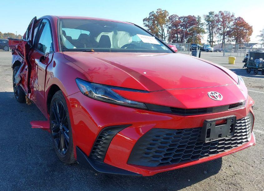 2025 Toyota Camry SE (VIN 4T1DAACK3SU032644) main photo