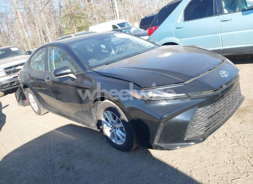 2025 Toyota Camry LE (VIN 4T1DAACK3SU075350) main photo