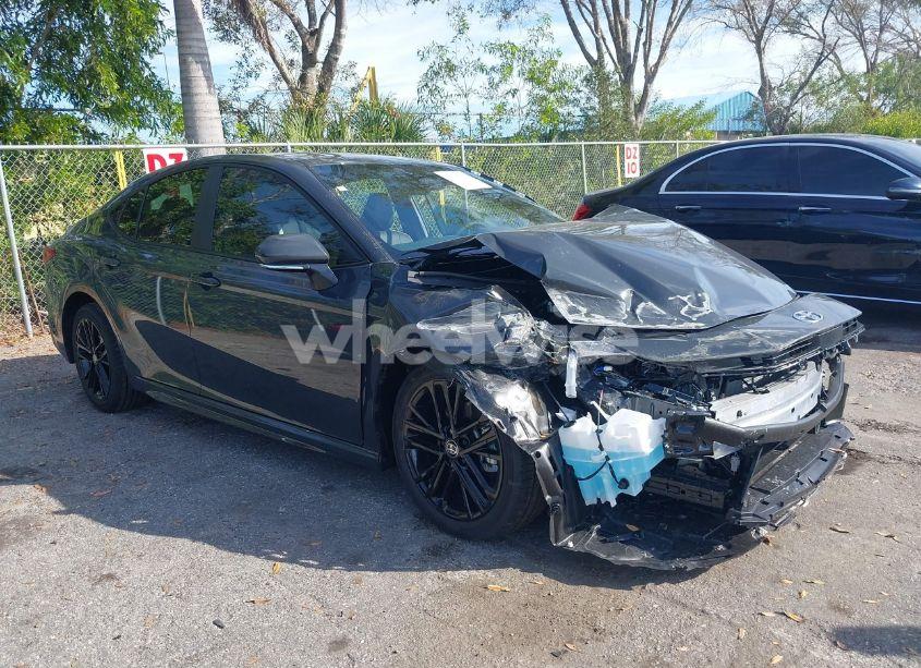 2025 Toyota Camry SE (VIN 4T1DAACK3SU086090) main photo