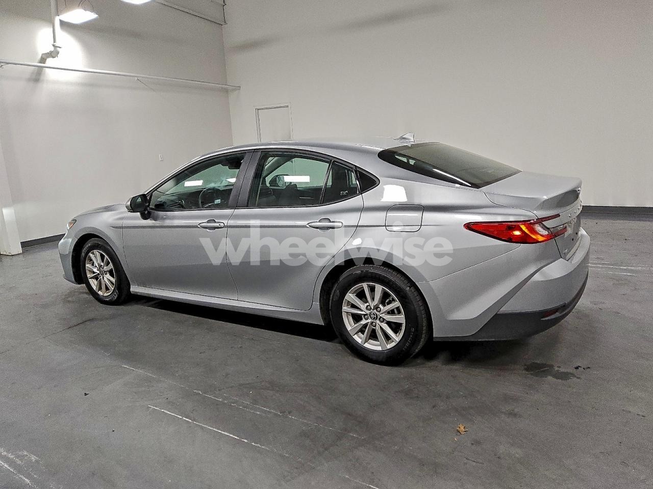Photo 2 of 2025 TOYOTA CAMRY XSE (VIN 4T1DAACK3SU158535)