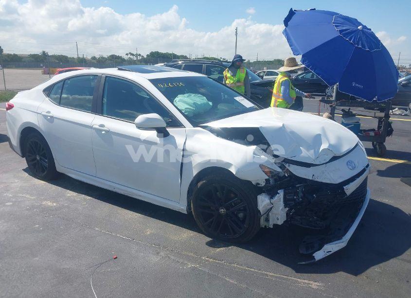 2025 Toyota Camry SE (VIN 4T1DAACK3SU512179) main photo