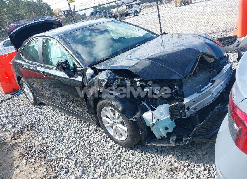 2025 Toyota Camry LE (VIN 4T1DAACK3SU519388) main photo