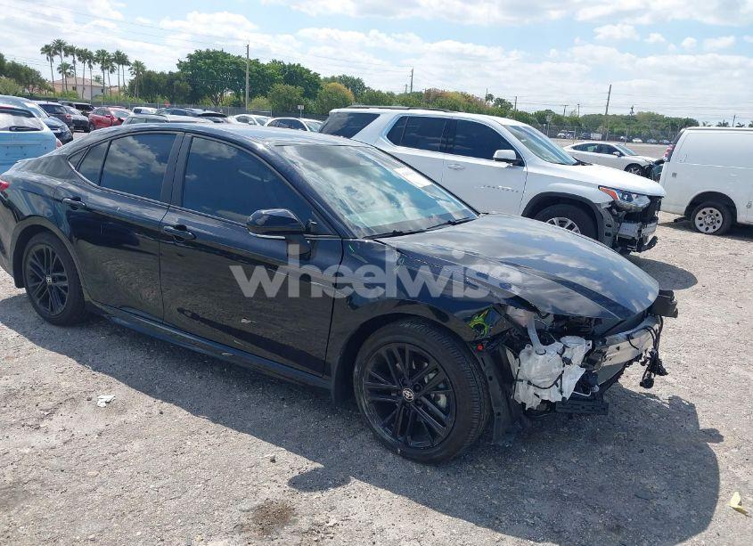 2025 Toyota Camry SE (VIN 4T1DAACK3SU521125) main photo