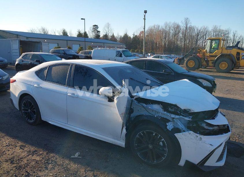 2025 Toyota Camry SE (VIN 4T1DAACK3SU545652) main photo