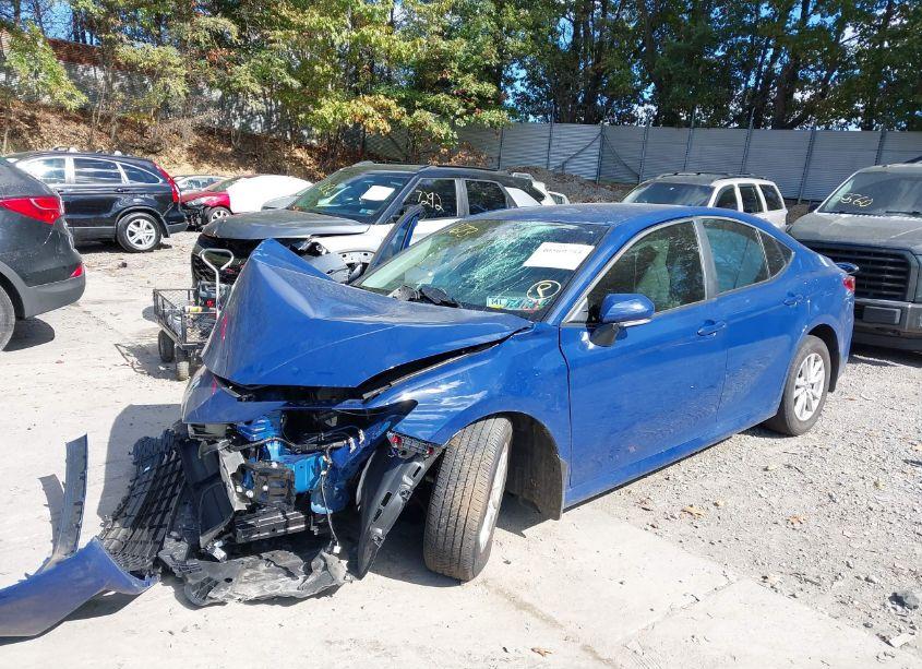 Photo 2 of 2025 Toyota Camry LE (VIN 4T1DAACK4SU011673)