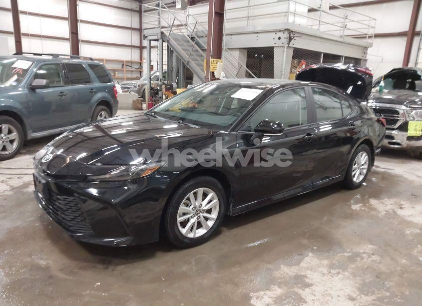 Photo 2 of 2025 Toyota Camry LE (VIN 4T1DAACK4SU068018)