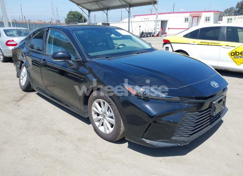 2025 Toyota Camry LE (VIN 4T1DAACK4SU521358) main photo