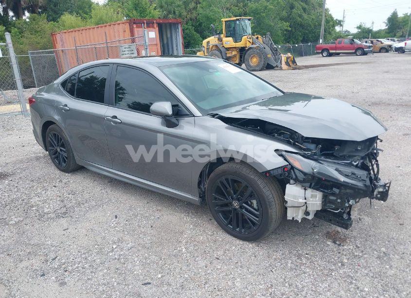 2025 Toyota Camry SE (VIN 4T1DAACK4SU530349) main photo